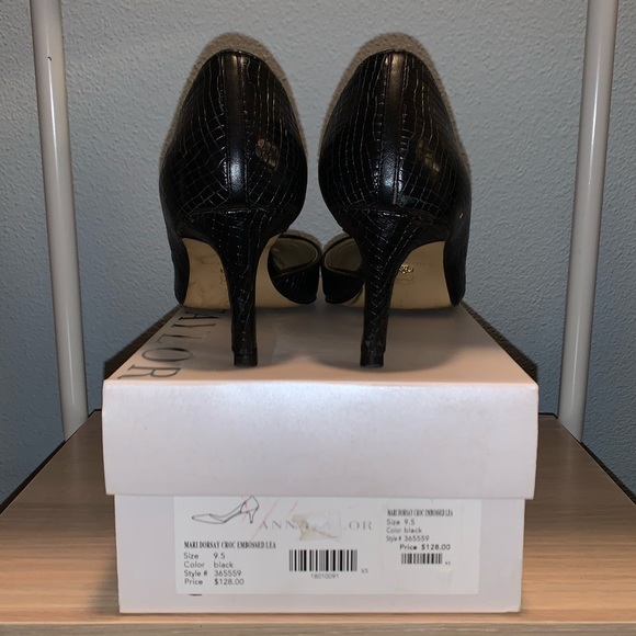 Black D’Orsay Pump - Picture 3 of 7